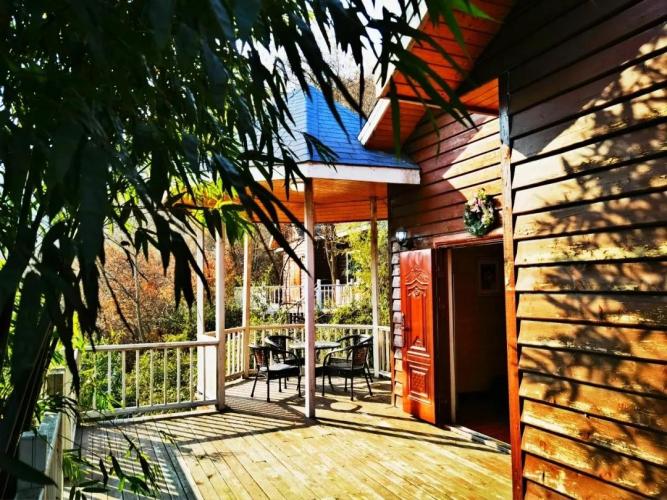 森林小木屋外觀